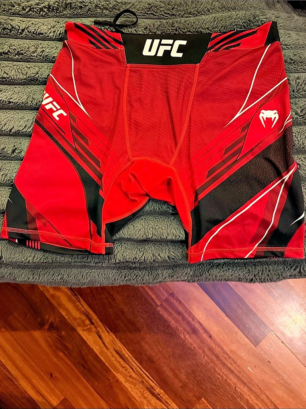 UFC Men's MMA Fight Shorts Red & Black XXL